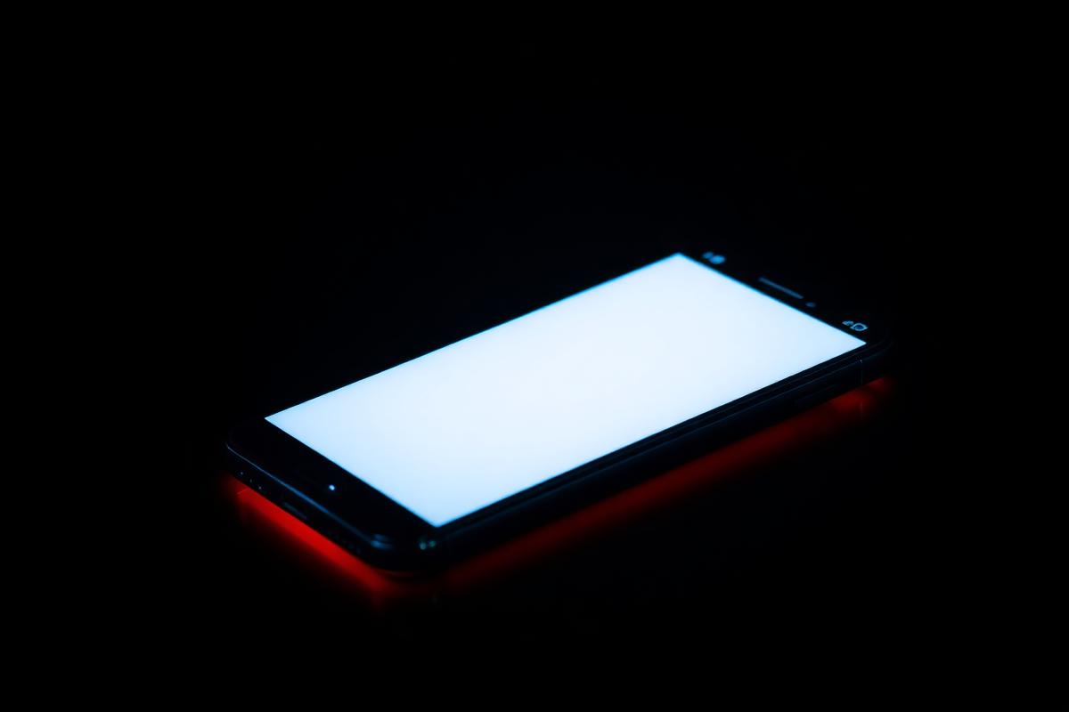 Novo smartphone dobrável promete revolucionar mercado premium